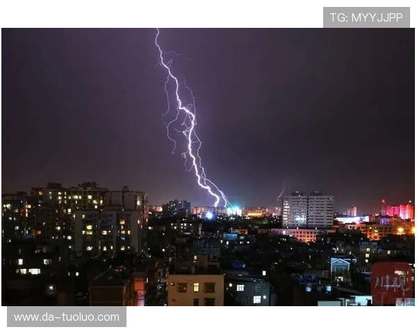 闪电 21 点：探索闪电在21点时段的频率变化与气候环境的影响